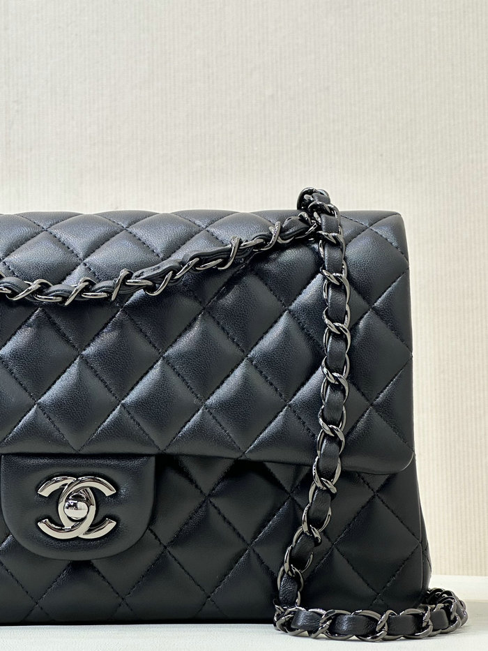 Medium Chanel Lambskin Flap Bag A01112 Black