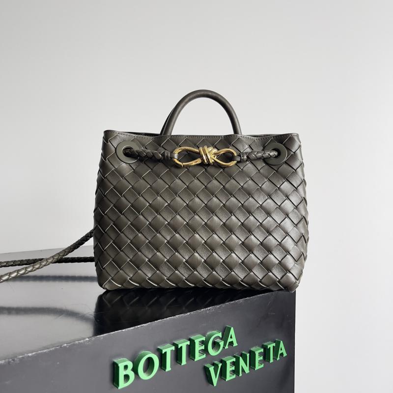 Bottega Veneta Small Andiamo Tote Bag B743568 Kaki