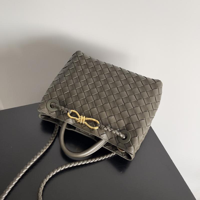 Bottega Veneta Small Andiamo Tote Bag B743568 Kaki