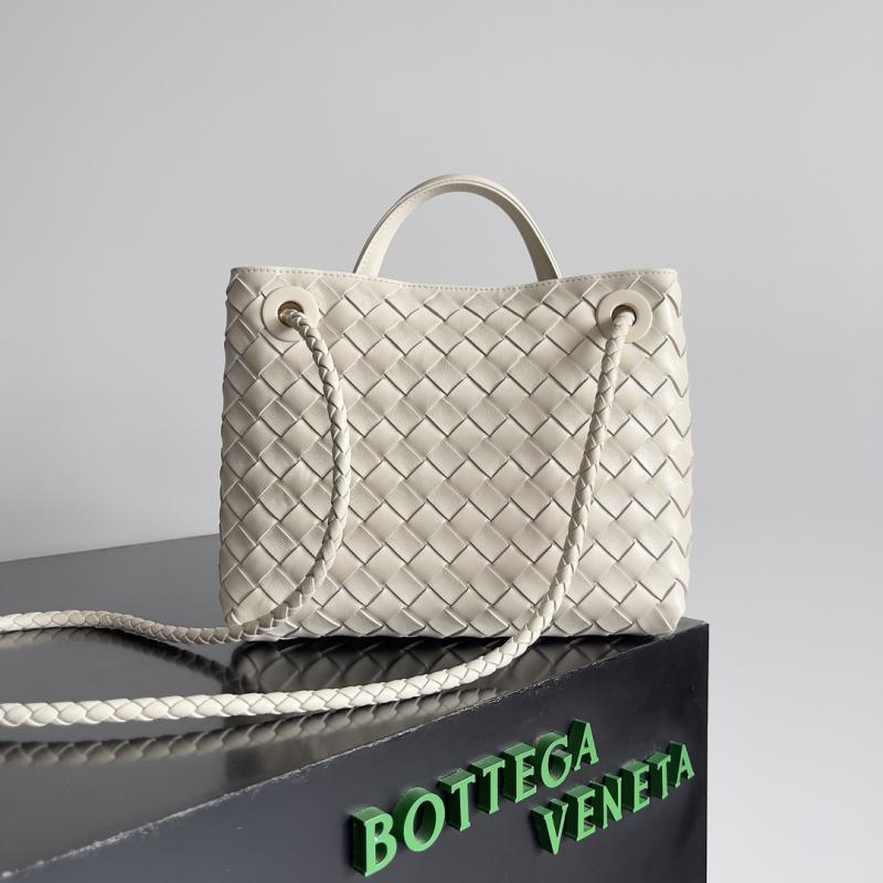 Bottega Veneta Small Andiamo Tote Bag B743568 Sea Salt