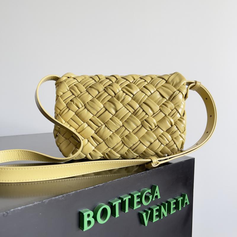 Bottega Veneta Small Rumple Messenger 787113 Straw