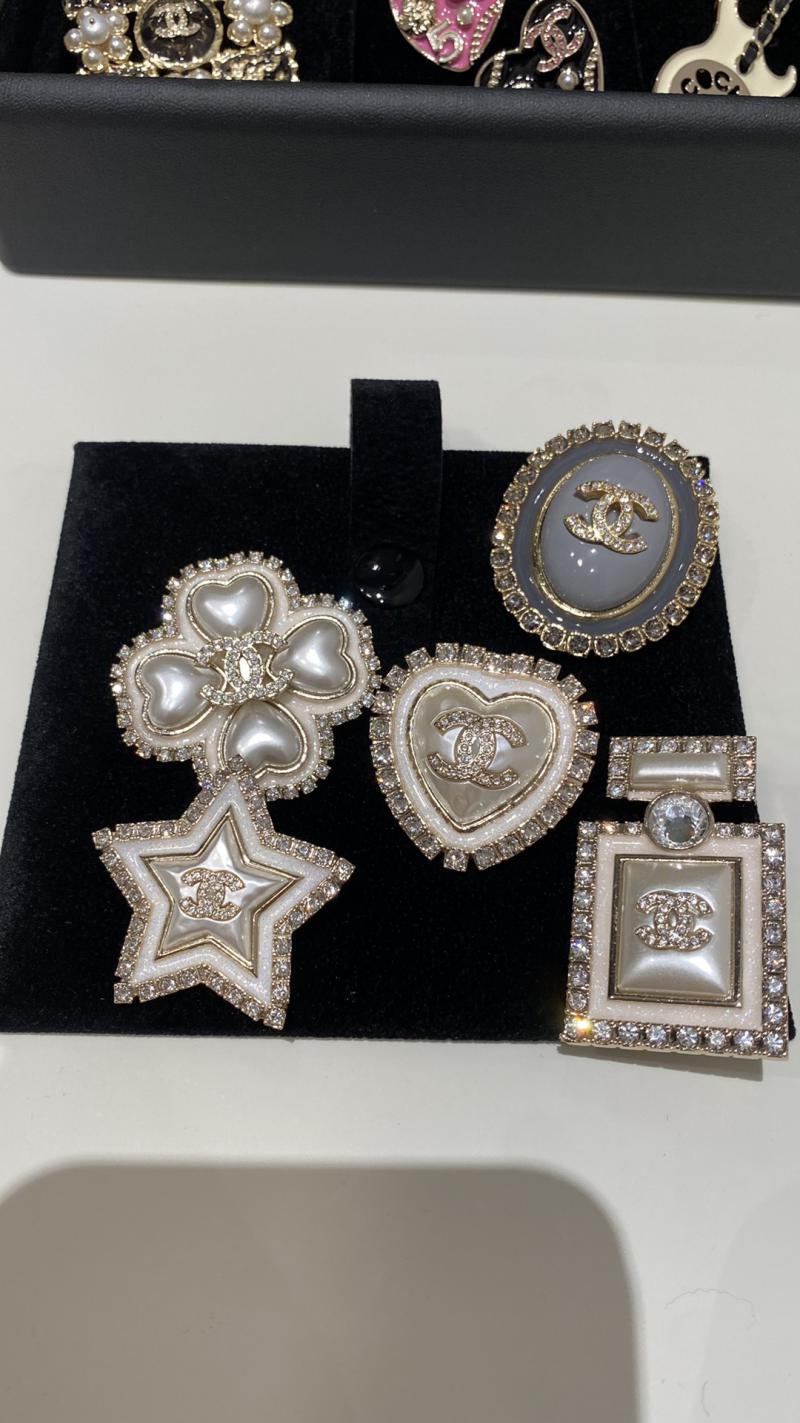 Chanel Brooch CB72804