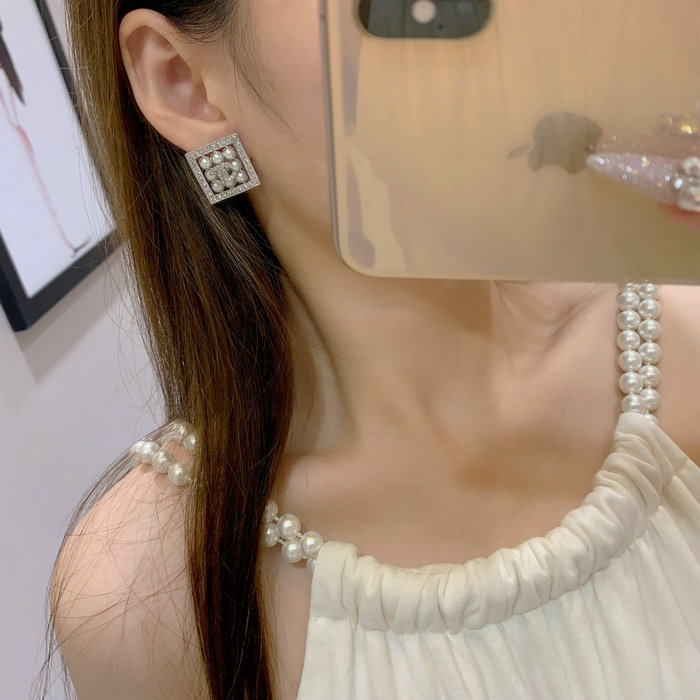 Chanel Earrings CE71813