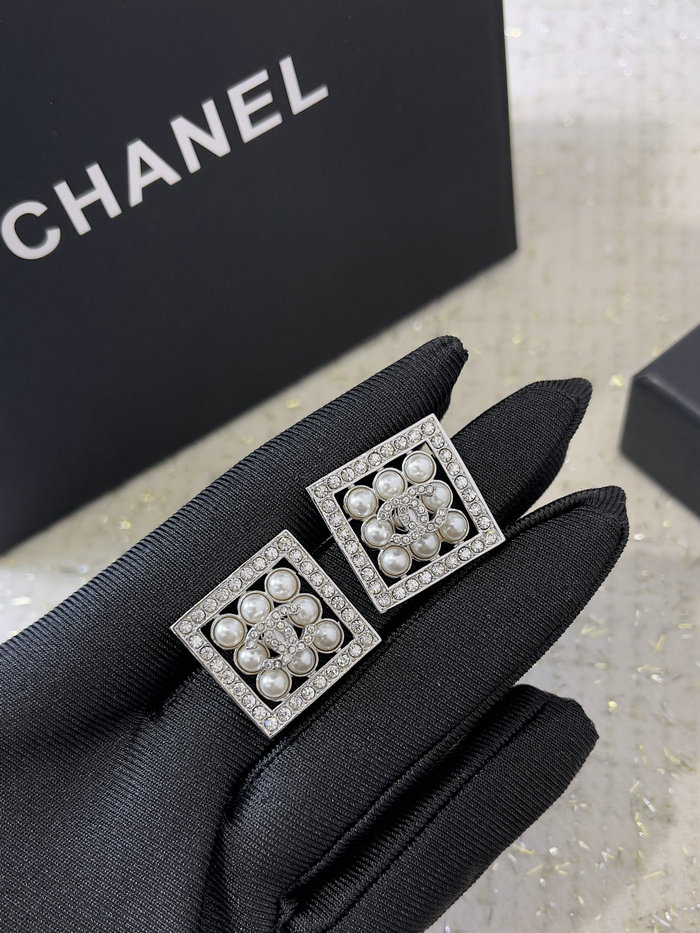 Chanel Earrings CE71813