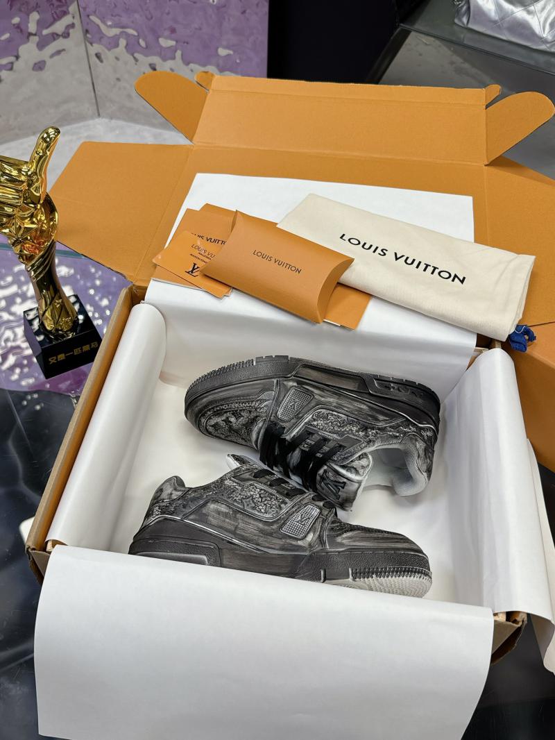 Louis Vuitton Sneakers SLS72801