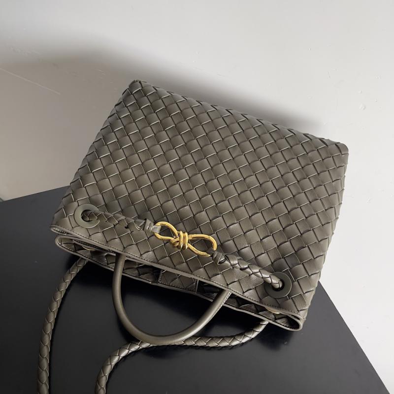 Bottega Veneta Medium Andiamo Tote Bag B743572 Kaki