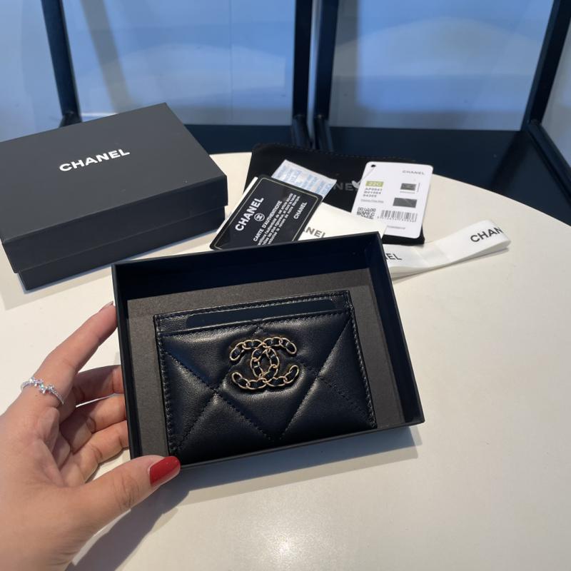 Chanel 19 Card Holder AP0941