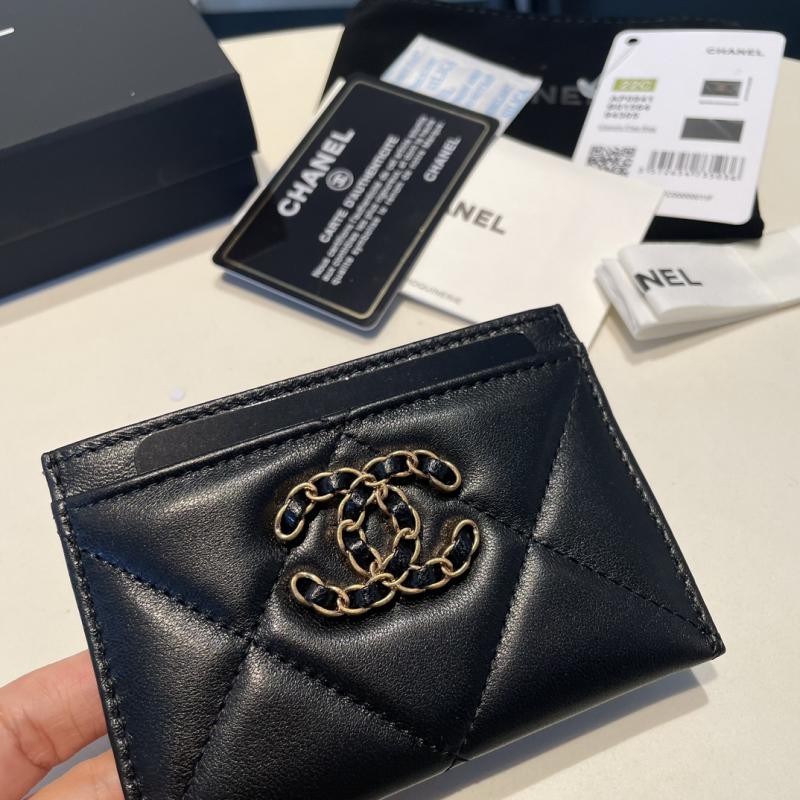 Chanel 19 Card Holder AP0941