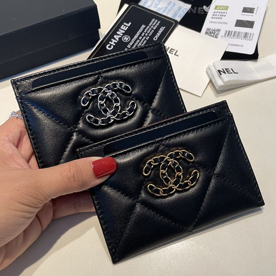 Chanel 19 Card Holder AP0941