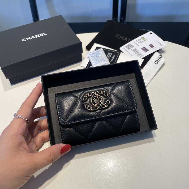 Chanel 19 Small Flat Wallet AP1790