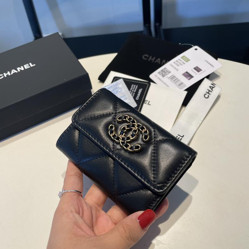 Chanel 19 Small Flat Wallet AP1790