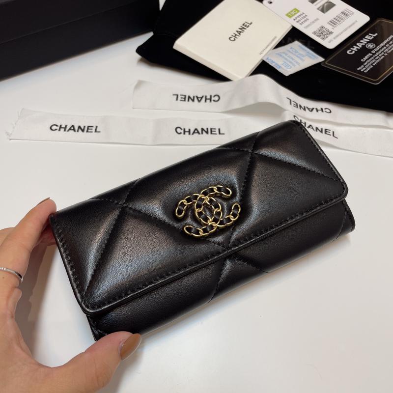 Chanel 19 Wallet AP0954