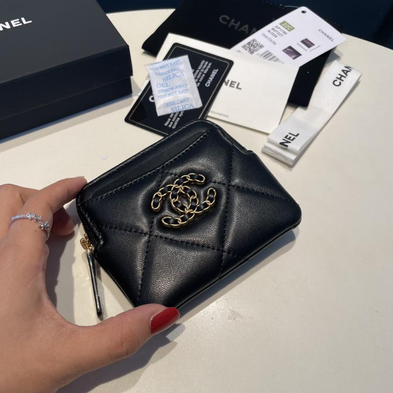 Chanel 19 Zipped Coin Purse AP2086