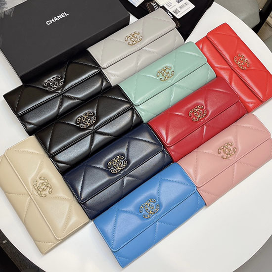 Chanel 19 Zipper Long Wallet AP0955