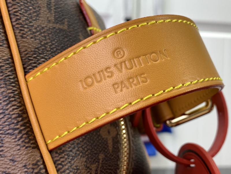 Louis Vuitton Locker Dopp Kit M11765