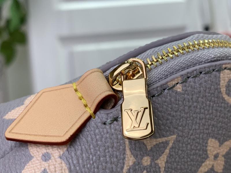 Louis Vuitton Pochette Cosmetique PM M12440