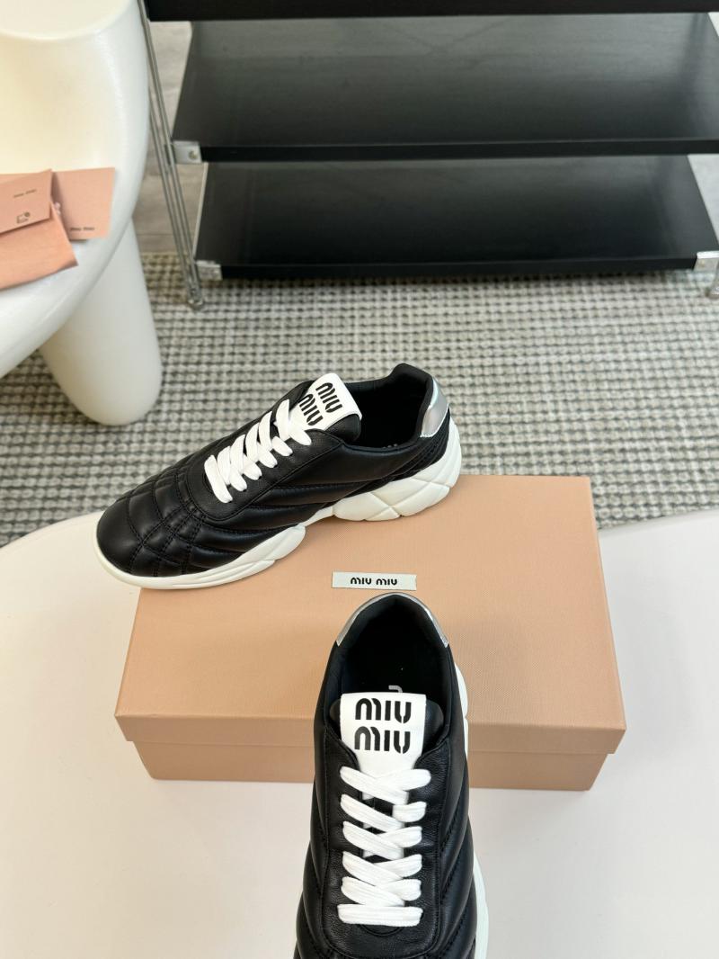 Miu Miu Sneakers SMS81601