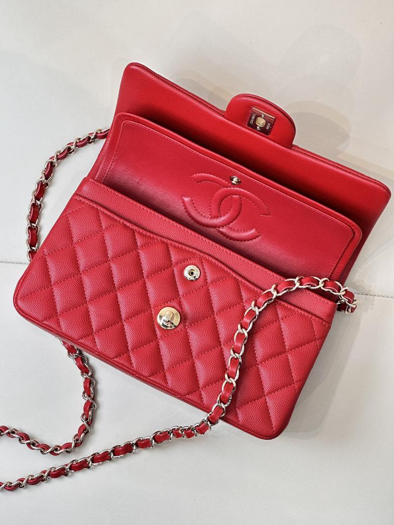 Small Chanel Grained Calfskin Flap Bag A01117 Red