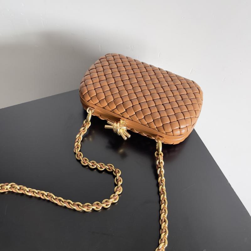 Bottega Veneta Knot With Chain 776662 Camel