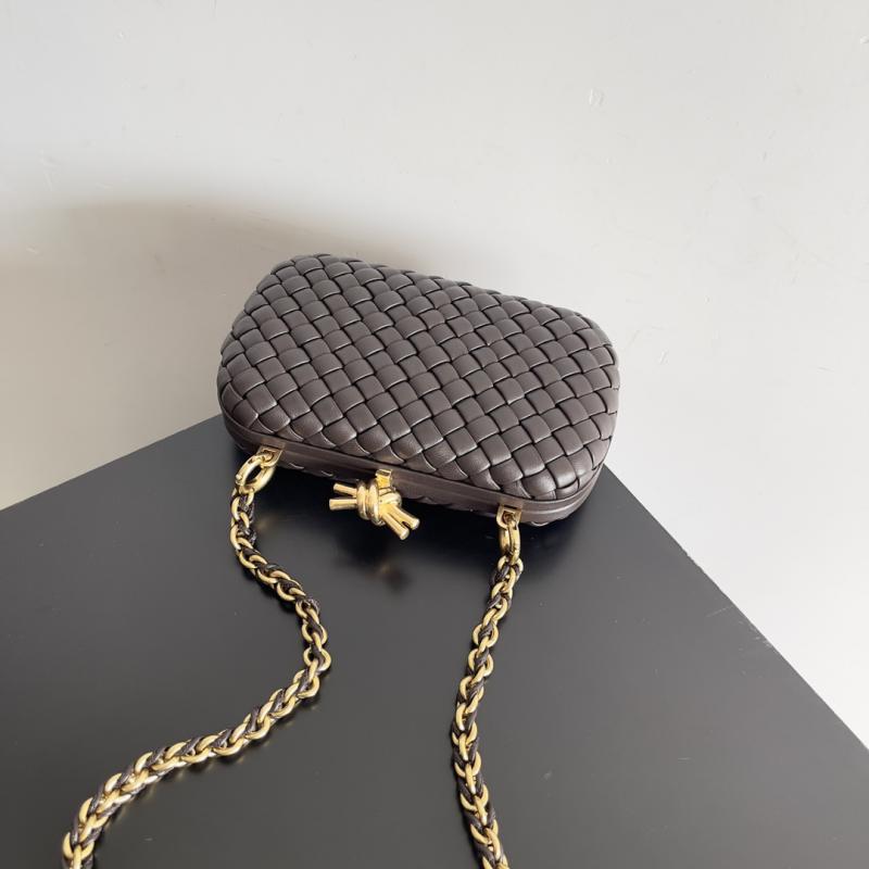 Bottega Veneta Knot With Chain 776662 Fondant