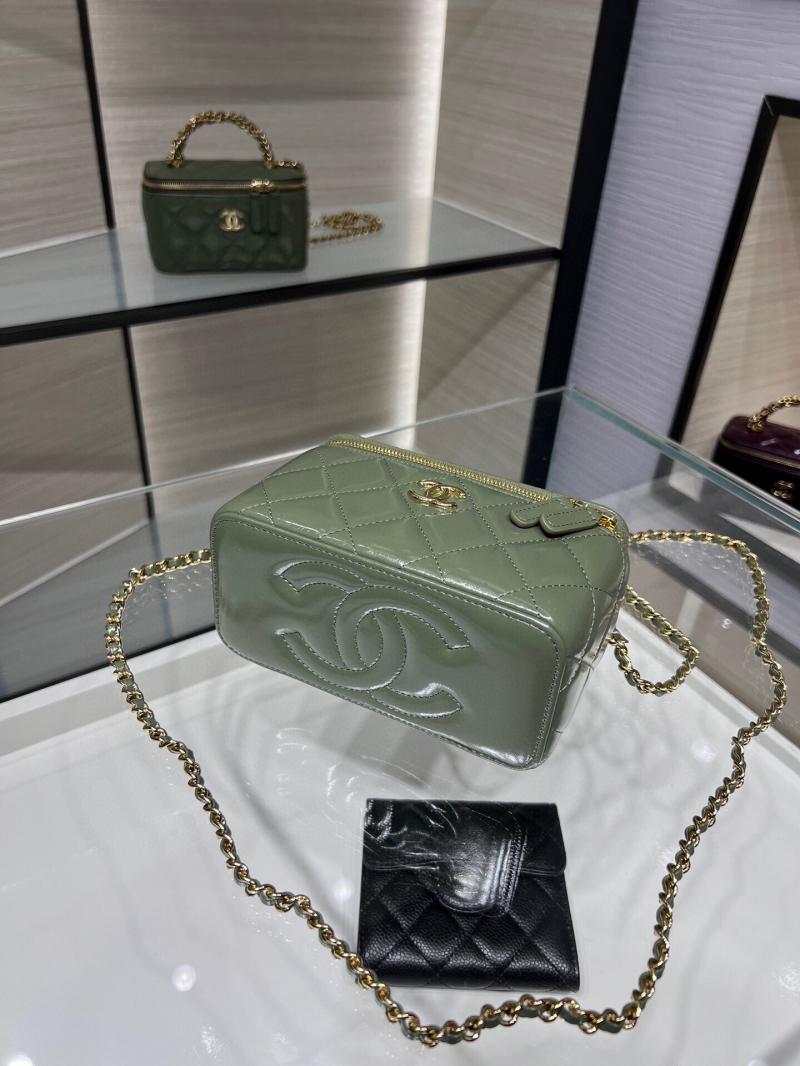 Chanel Clutch With Chain AP4168 Green