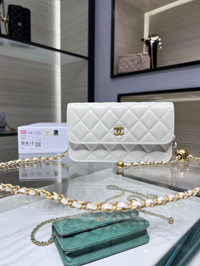 Chanel Lambskin Chain Wallet AP3071 White