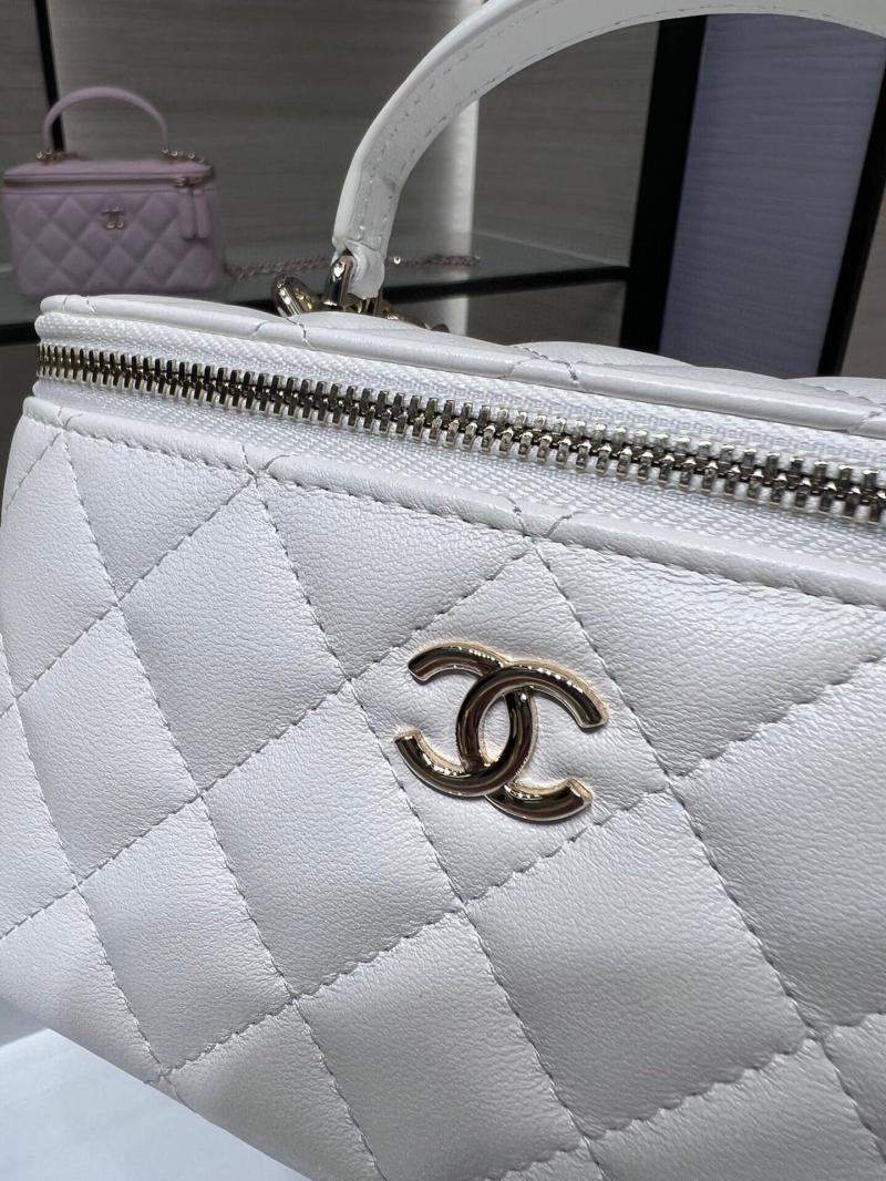 Chanel Vanity Case With Chain AP2199 White