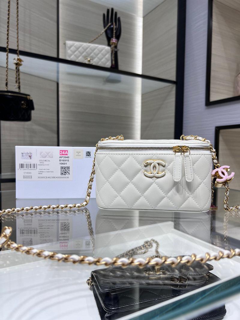 Chanel Vanity Case With Chain AP3940 White