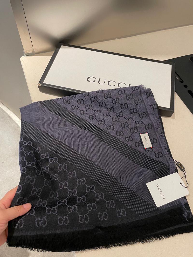 Gucci Scarf SGS90101