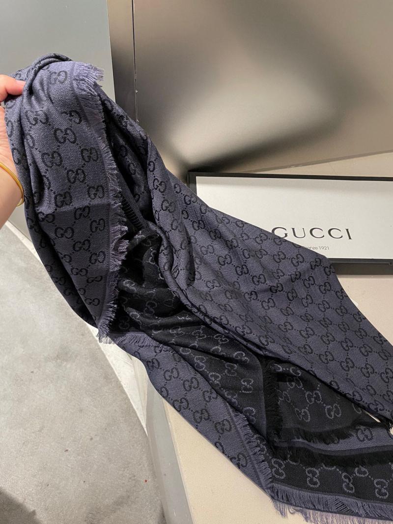 Gucci Scarf SGS90101