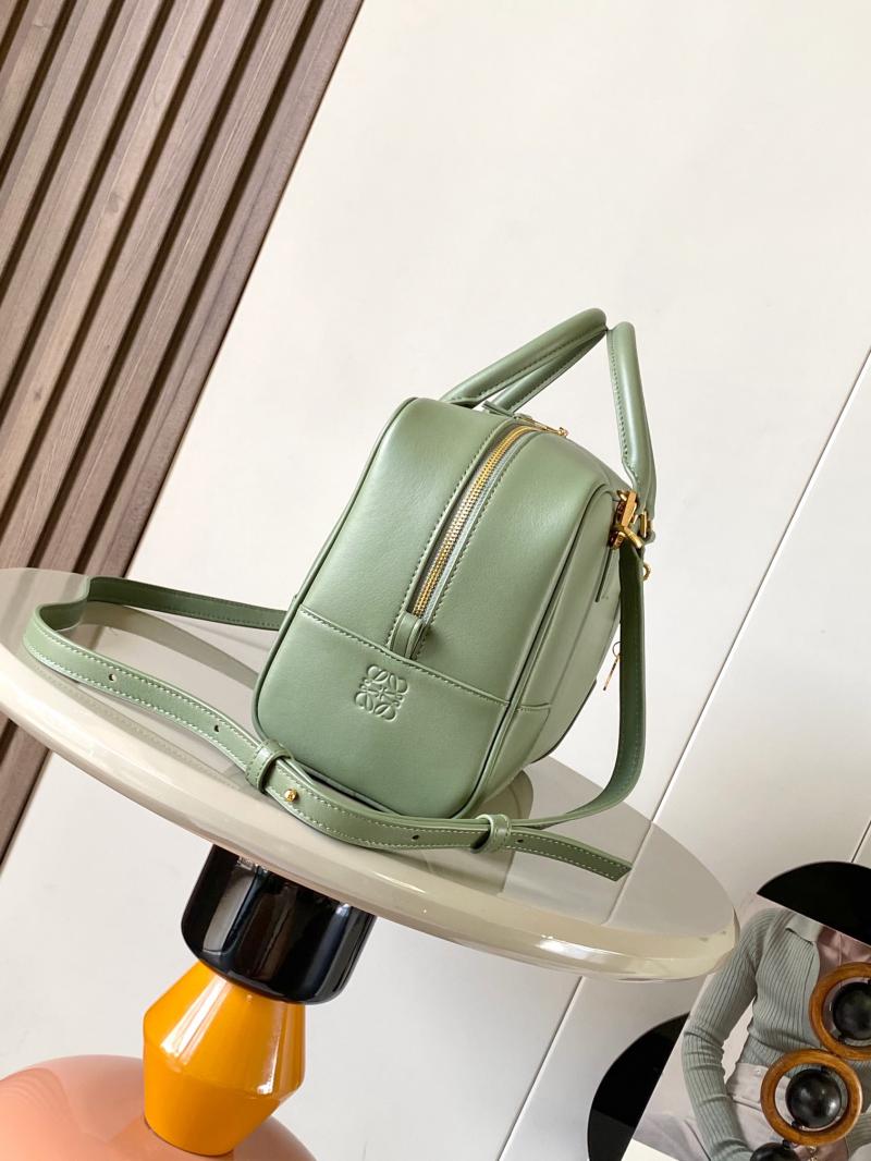 Loewe Amazona 28 Nappa Calfskin Bag L9080 Green