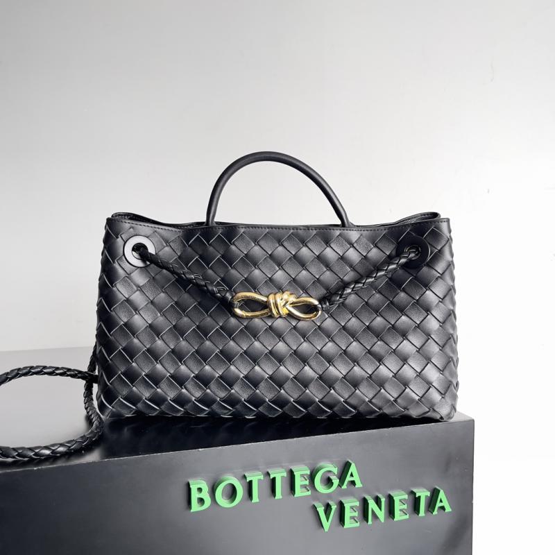 Bottega Veneta East-West Andiamo 754990 Black