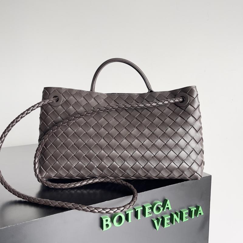 Bottega Veneta East-West Andiamo 754990 Coffee