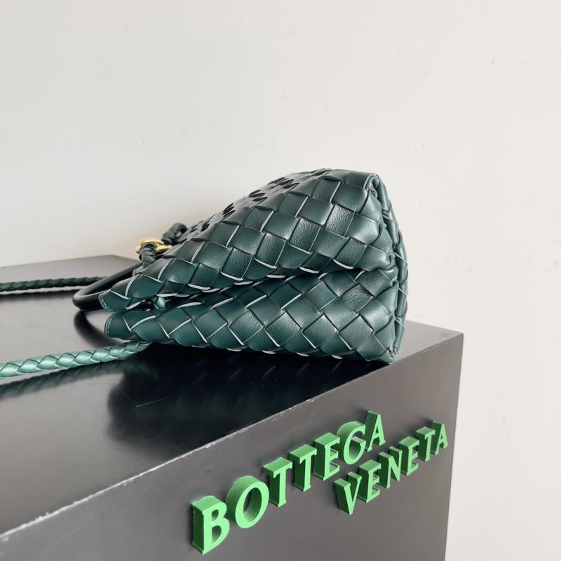 Bottega Veneta East-West Andiamo 754990 Emerald Green