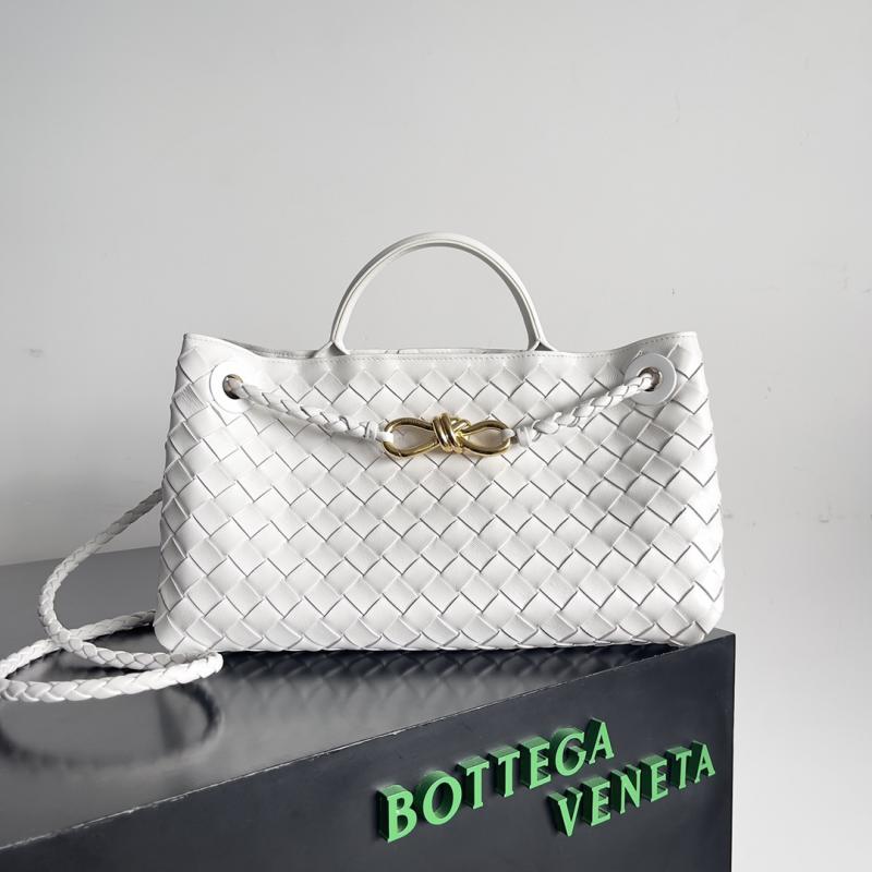 Bottega Veneta East-West Andiamo 754990 White