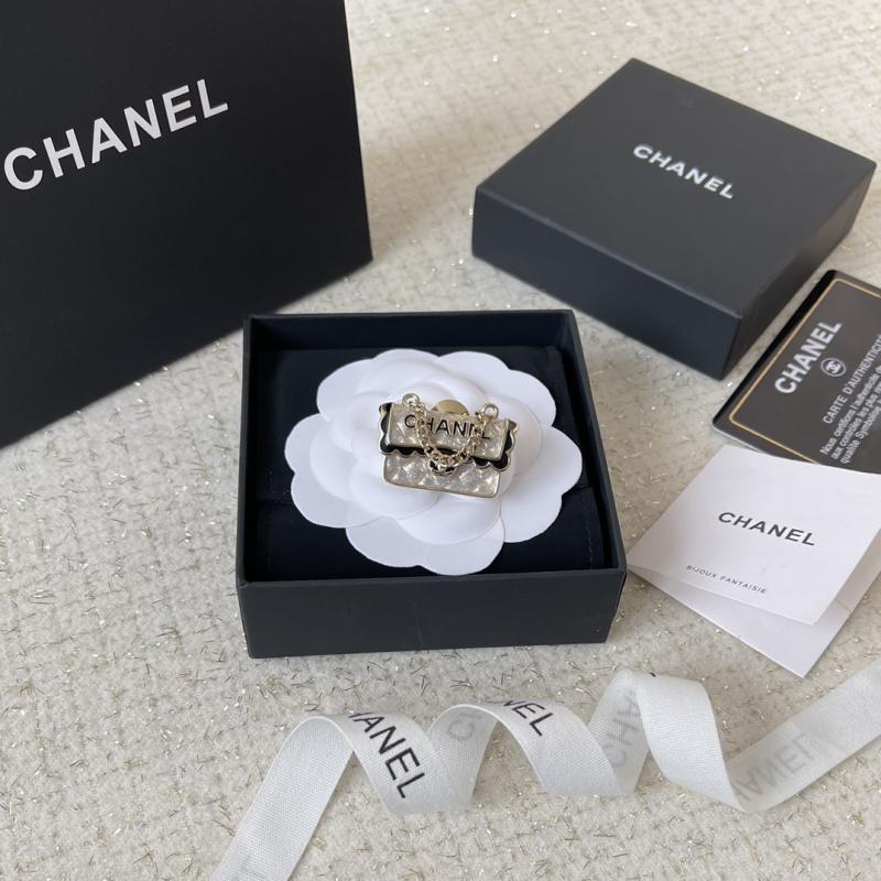 Chanel Brooch CB92604