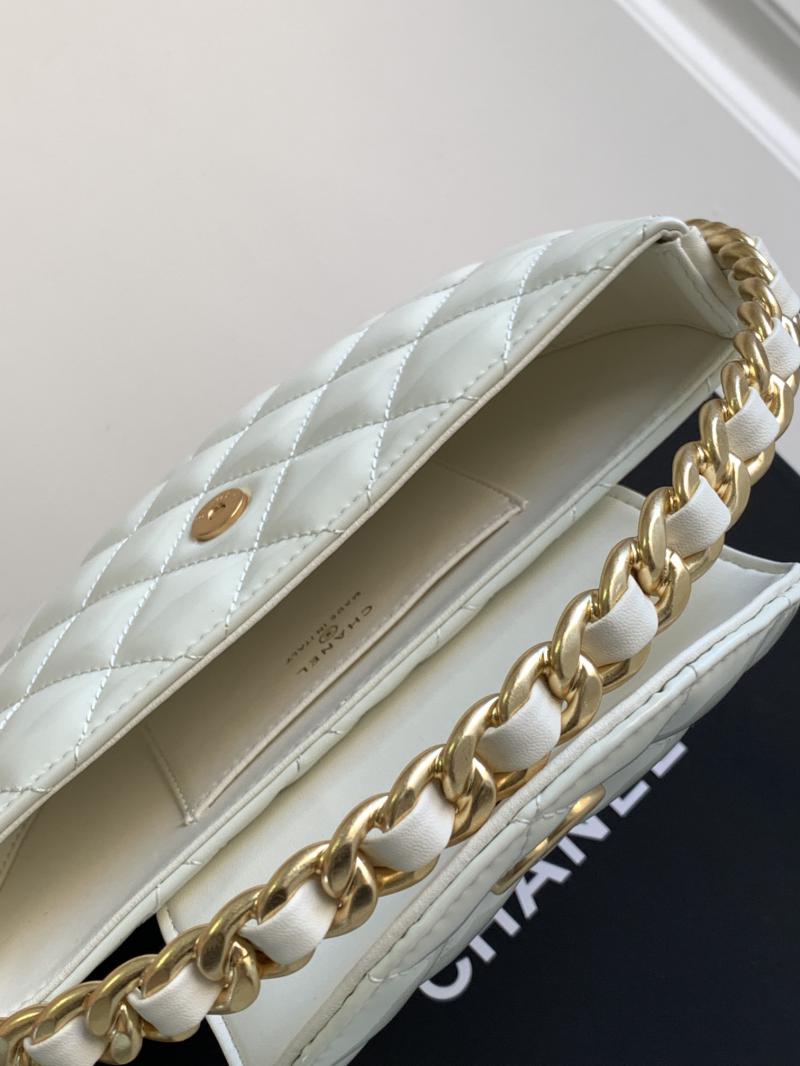 Chanel Patent Leather Clutch White AP3585