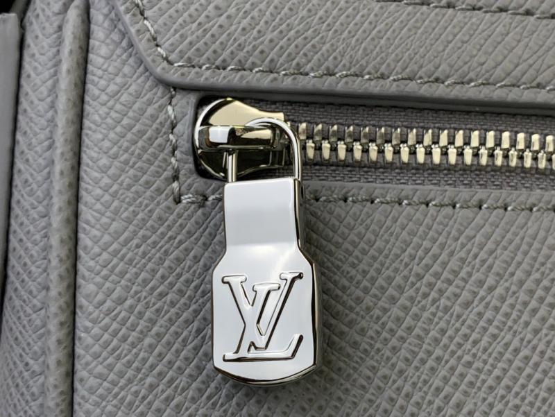 Louis Vuitton District PM Grey M30851