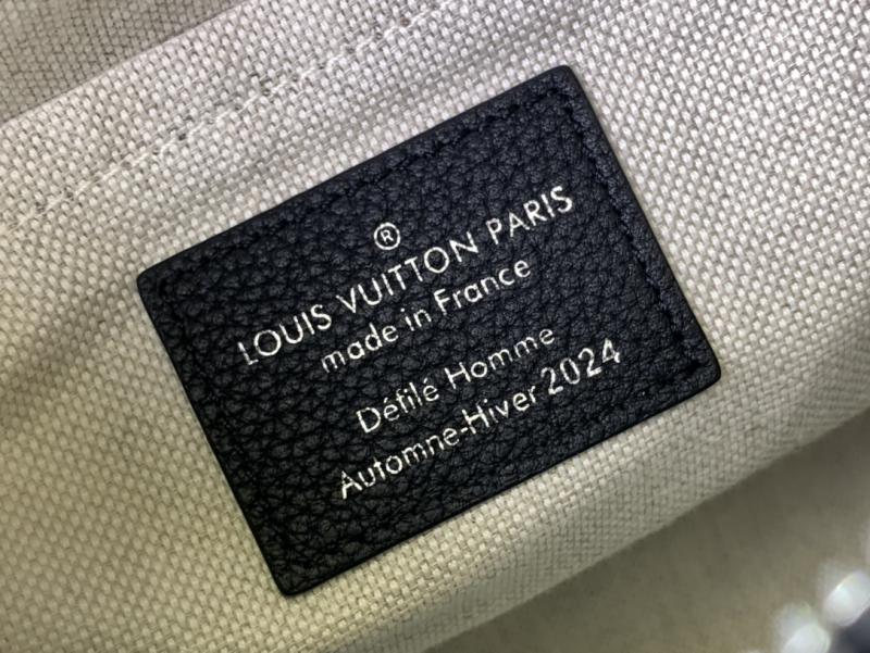 Louis Vuitton Soul Trunk East West M11615