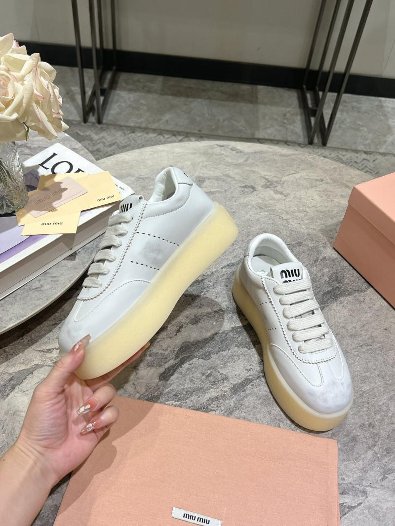 Miu Miu Sneakers SMS92402