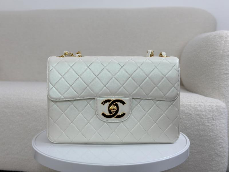 Vintage Chanel Lambskin Flap Bag A0881 Shiny White