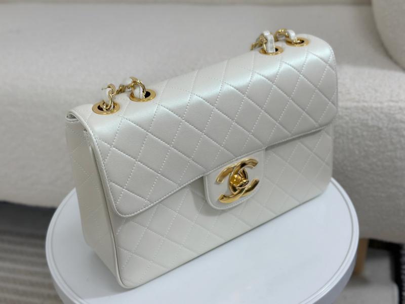 Vintage Chanel Lambskin Flap Bag A0881 Shiny White