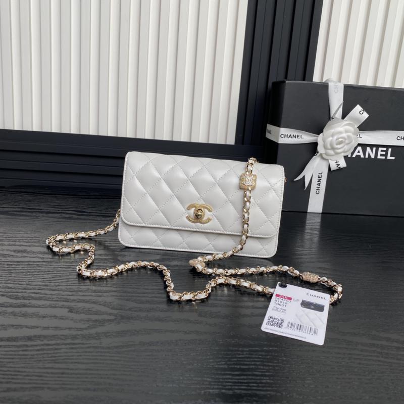 Chanel Clutch With Chain AP4300 White