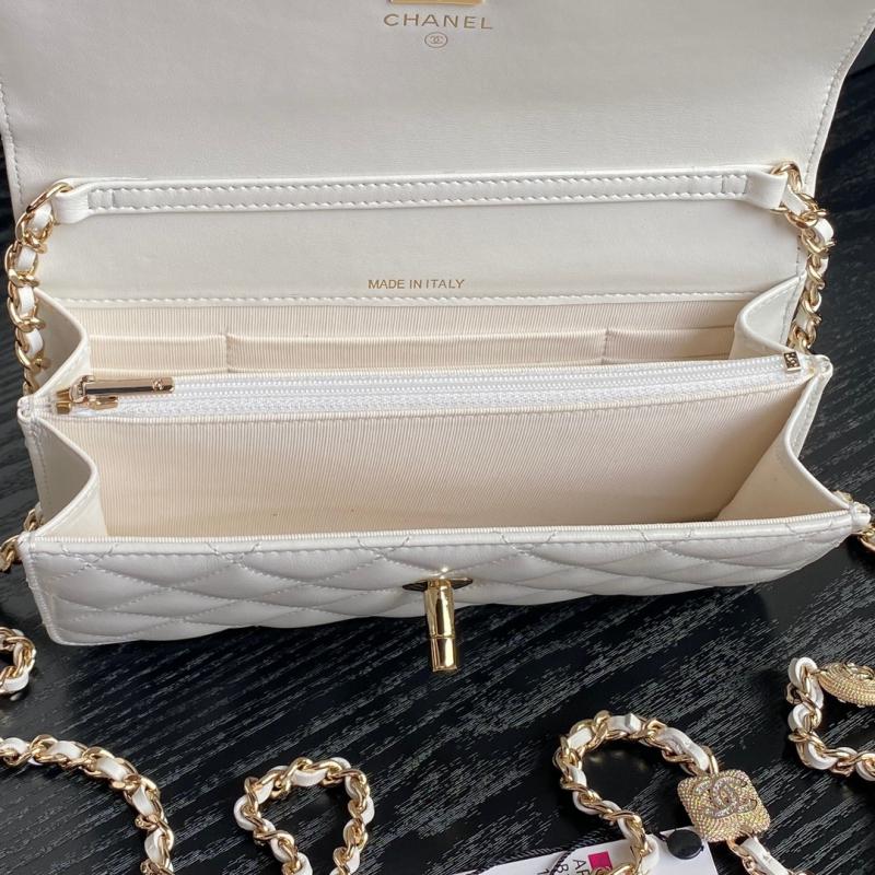 Chanel Clutch With Chain AP4300 White