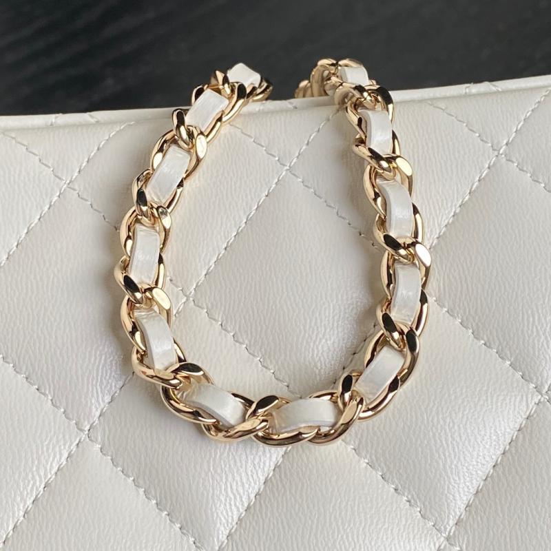 Chanel Clutch with Chain AP4301 White