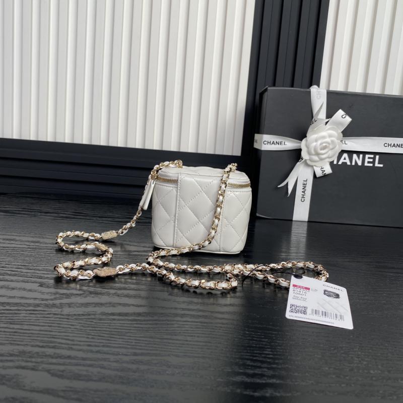 Chanel Clutch with Chain AP4302 White