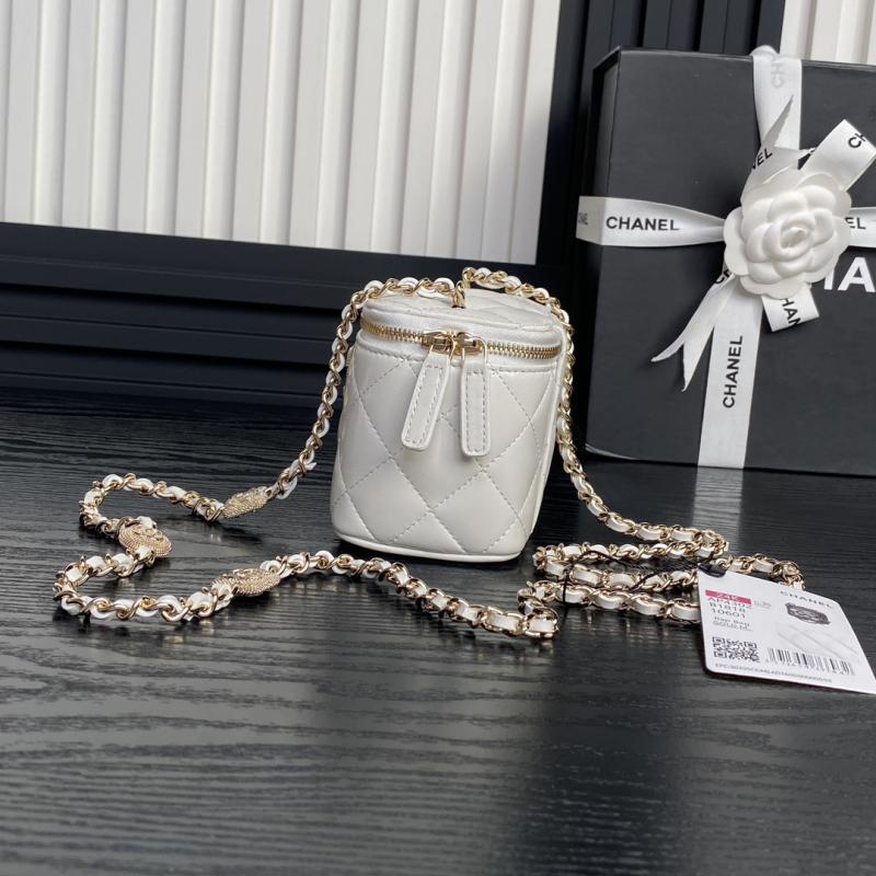 Chanel Clutch with Chain AP4302 White