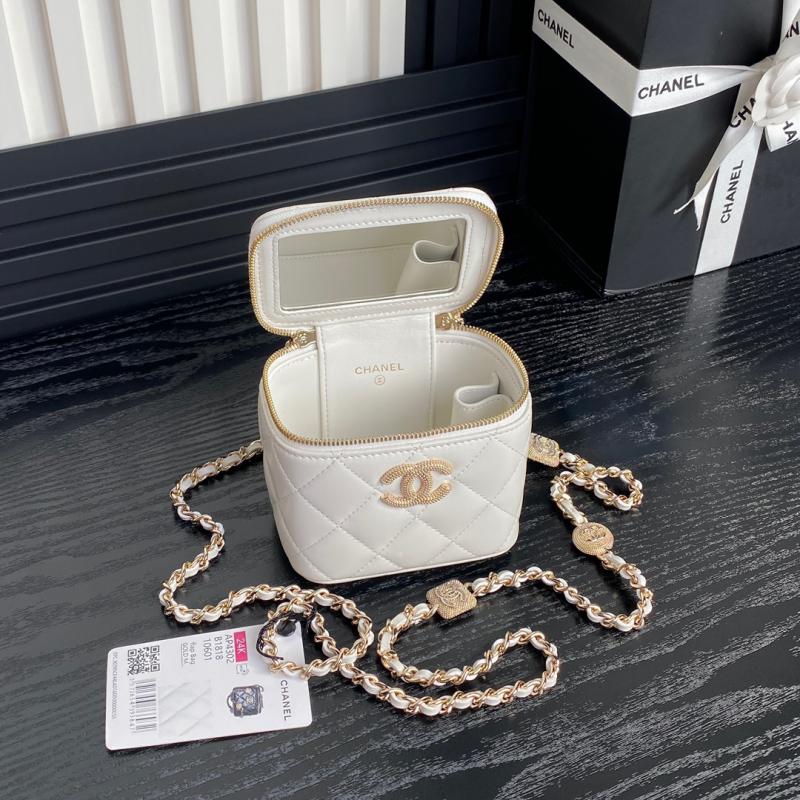 Chanel Clutch with Chain AP4302 White