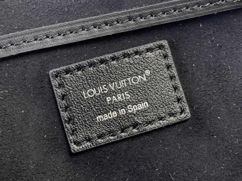 Louis VUitton Montsouris PM M12587