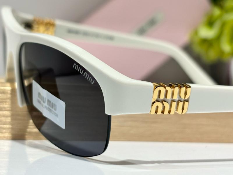 Miu Miu Sunglasses SMUA02S